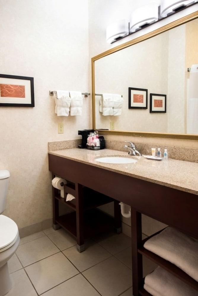 Comfort Geneva East Lake Geneva