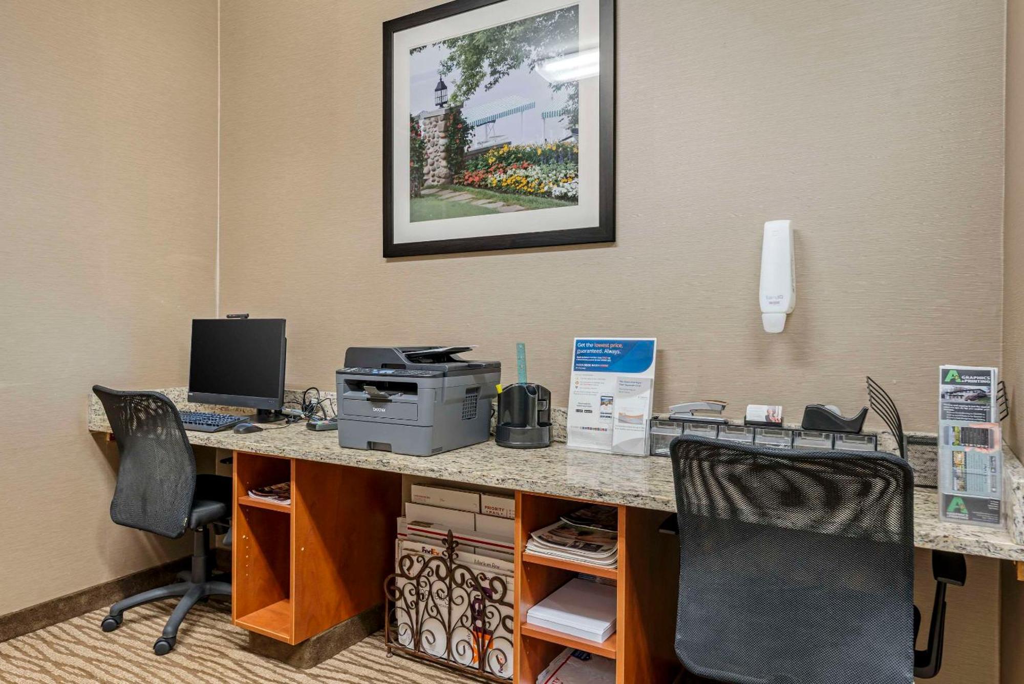 Comfort Geneva East Hotel 3*