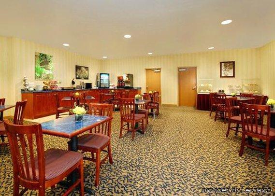 Comfort Geneva East Hotel 3*